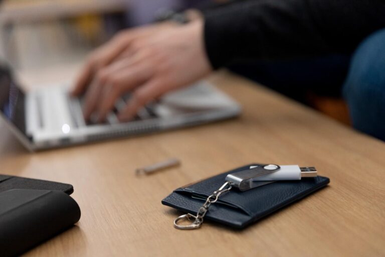 Coldcard hardware wallet device displaying Bitcoin security breach affecting cryptocurrency theft