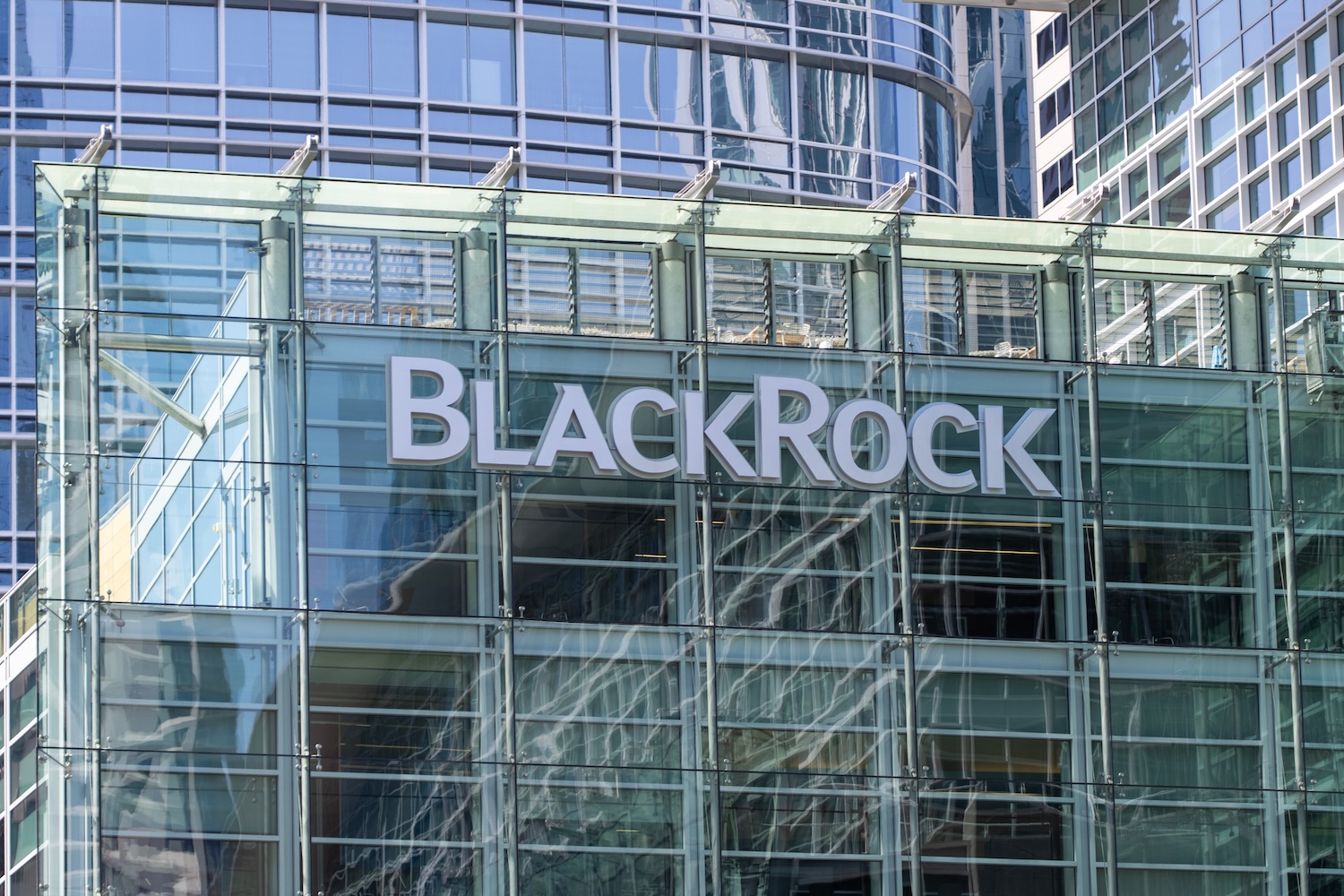 BlackRock debuts tokenized money market products BSTBL and BRSRV as firm AUM hits a record $15.34T. (Image: Shutterstock)
