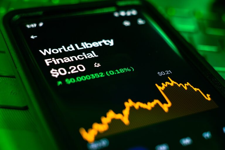 World Liberty Financial secures preliminary OCC approval for a USD1 stablecoin trust bank. (Image: Shutterstock)