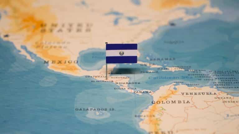 El Salvador’s Bitcoin Law Hits Its First Reversal as IMF Pressure Halts Purchases